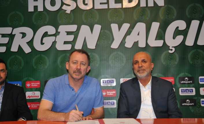Spor Toto Süper Lig ekiplerinden Aytemiz Alanyaspor, Mesut Bakkal’dan boşalan