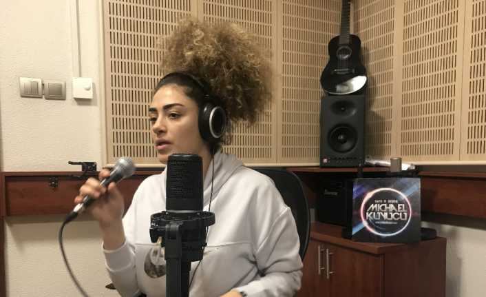 İbrahim Tatlıses’in kızı Dilan Çıtak, kendisini Aleyna Tilki ile kıyaslayanlara