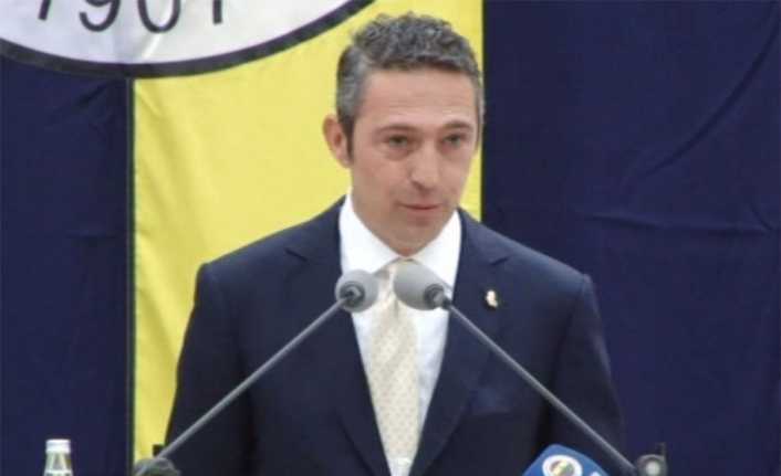 Fenerbahçe Kulübü Başkanı Ali Koç, profesyonel sözleşme imzalanan 15 yaşındaki