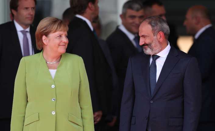 Almanya Başbakanı Angela Merkel, resmi temaslarda bulunmak üzere Ermenistan’ın başkenti