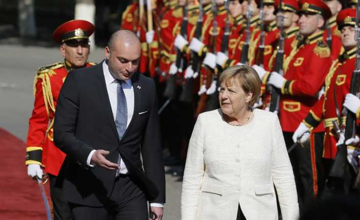 Almanya Başbakanı Angela Merkel, resmi temaslarda bulunmak üzere Gürcistan’ın başkenti