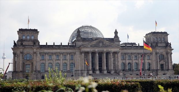 Aşırı sağcı AfD partisi, Almanya’da genel bir burka yasağının getirilmesini
