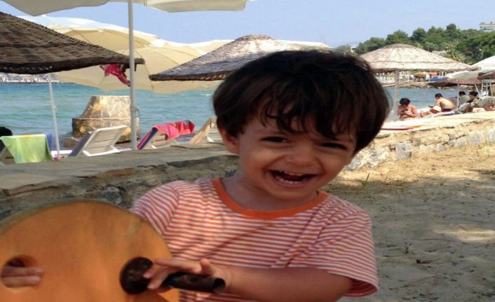 İzmir’in Çiğli ilçesinde 3 yaşındaki Alperen Sakin’in serviste unutularak ölmesi