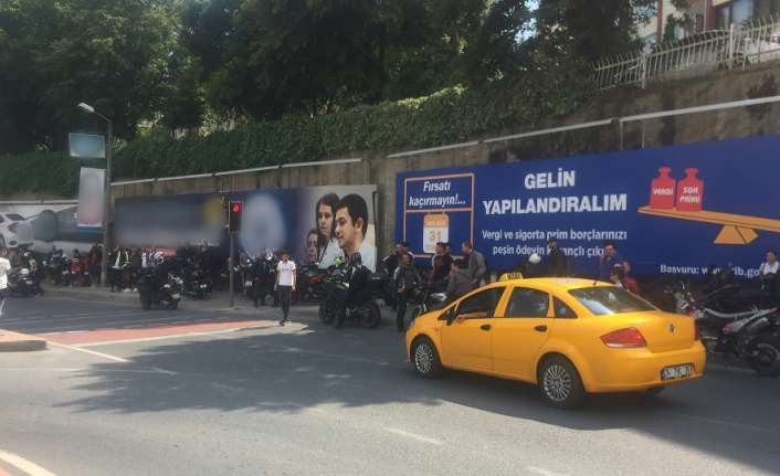 "Altın Elbiseli Adam" lakaplı Barkın Bayoğlu ölümünün 1’inci yıldönümünde binlerce