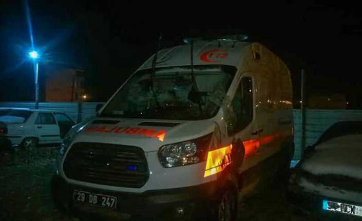 Gümüşhane’nin Kelkit ilçesinde hasta nakli yapan ambulans başka bir aracın