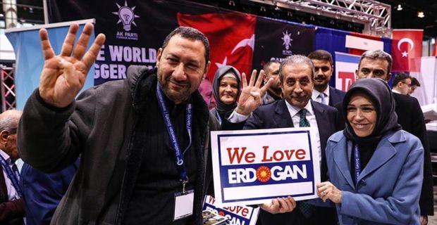 Amerikalı Müslümanların yıllık kongresi MAS-ICNA dolayısıyla Chicago'da bulunan AK Parti
