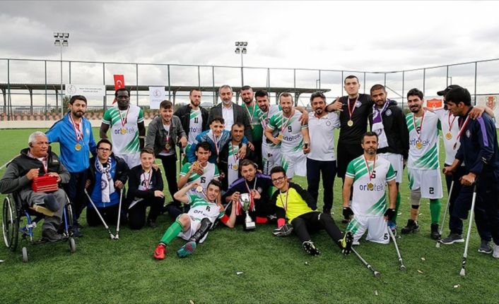 Spor Toto Süper Lig'e veda eden Osmanlıspor'un Ampute Futbol Takımı,