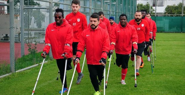 Ampute Milli Takımı'nın oyuncusu Hüseyin Türkmen, "Önümüzde ekim ayında Meksika'da