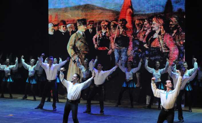 Ankara’da gerçekleştirilen Öğretmenler Günü etkinlikleri kapsamında sahne alan Anadolu Ateşi,