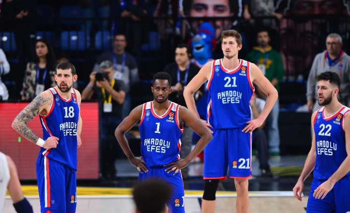 THY Euroleague’in 11. haftasında oynanan Anadolu Efes-Real Madrid mücadelesine lacivert-beyazlı