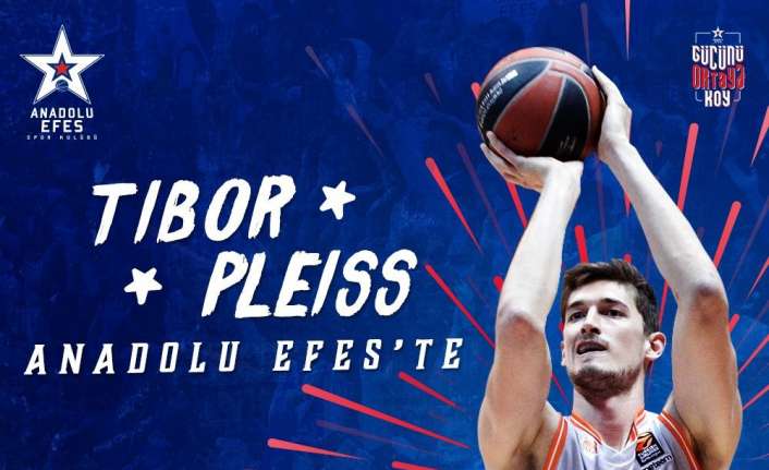 Anadolu Efes, geçtiğimiz sezon İspanya’nın Valencia ekibinde forma giyen Alman