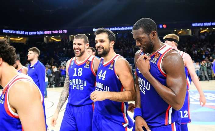 THY Euroleague’de son 5 haftayı kayıpsız geçen Anadolu Efes, haftanın