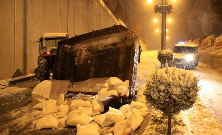 Ankara’da gece boyunca süren kar yağışı hayatı olumsuz etkiledi. Karla