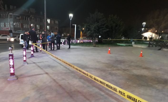 Ankara’da parkta bulunan vatandaşların üzerine yoldan geçen otomobilden açılan ateş