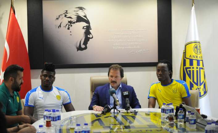 MKE Ankaragücü, 24 yaşındaki Nijeryalı forvet oyuncusu Lanre Kehinde ve