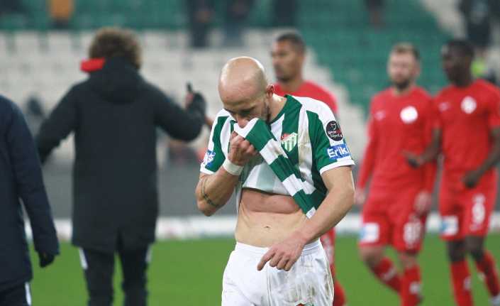 Spor Toto Süper Lig’in 15. haftasında Bursaspor, Antalyaspor’u ağırladı. Maç