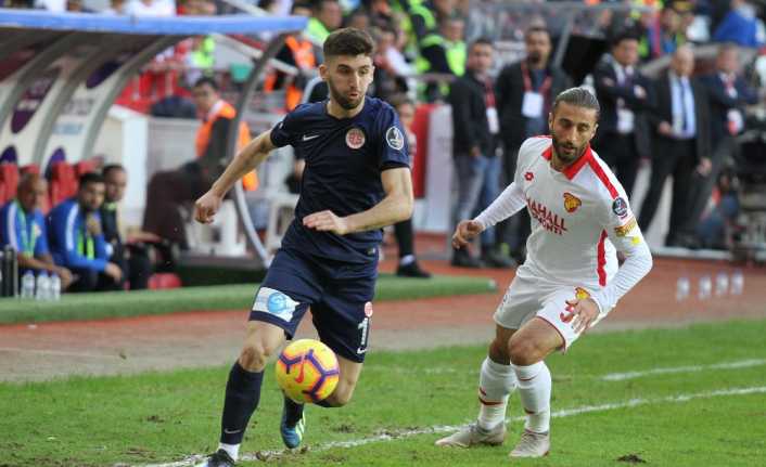 Spor Toto Süper Lig’in 14. haftasında Antalyaspor, sahasında Göztepe’yi 1-0