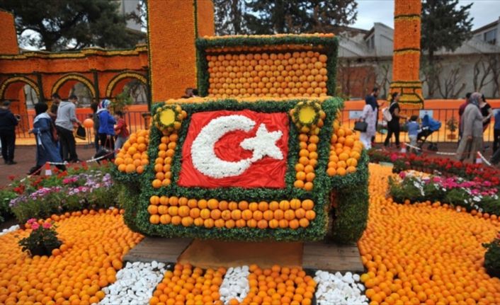 Festival kapsamında 50 ton portakal, limon ve greyfurt kullanılarak, kentin
