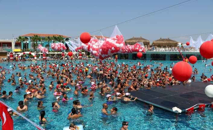 Turizmin başkenti Antalya’ya havayoluyla gelen turist sayısı 9 milyon 62