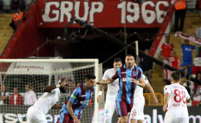 Spor Toto Süper Lig’in 10. haftasında Antalyaspor, sahasında karşılaştığı Trabzonspor