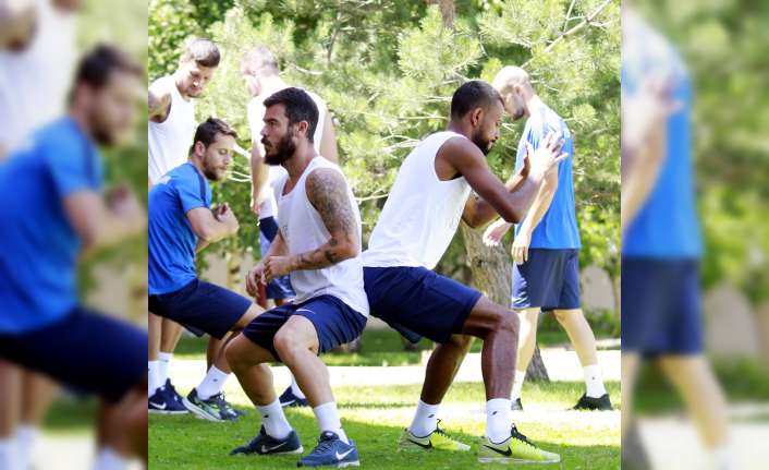 Yeni sezon öncesindeki birinci etap kamp çalışmalarını Erzurum’da sürdüren Antalyaspor,