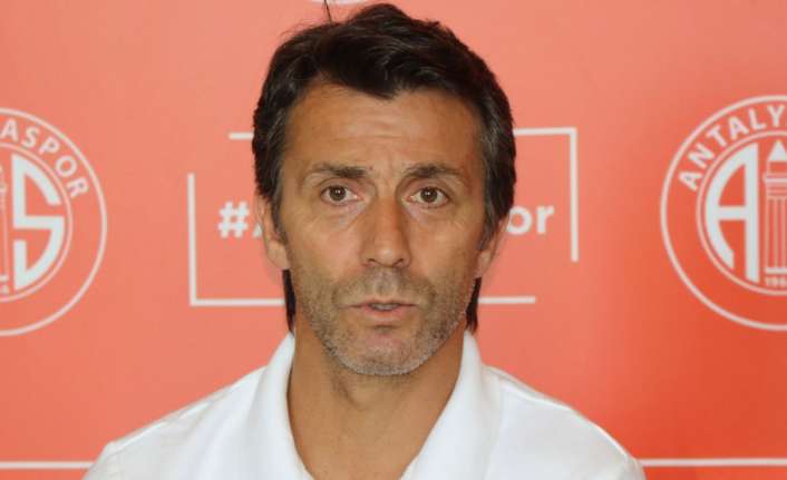 Antalyaspor Teknik Direktörü Bülent Korkmaz, Medipol Başakşehir’den Mossoro ile görüştüklerini