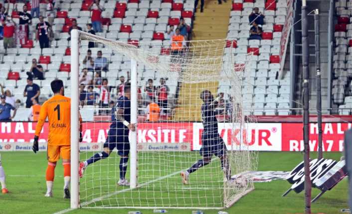Spor Toto Süper Ligin 6. haftasında Antalyaspor, sahasında Demir Grup