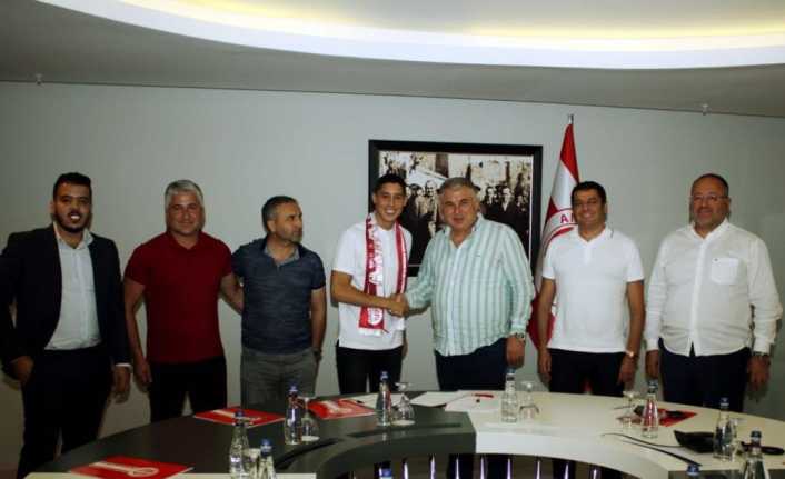 Antalyaspor’da görevi bırakmaya hazırlanan başkan Cihan Bulut, sürpriz bir transfer