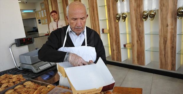 Gaziantep'te babası ölünce 7 yaşında fırına çırak olarak verilen Asım