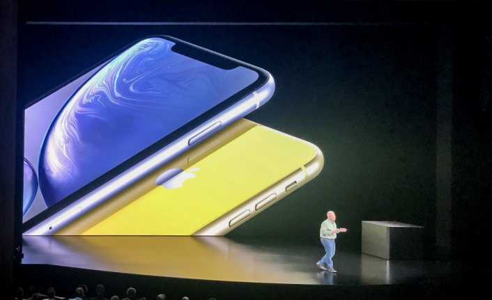 Apple, üç yeni iPhone modeli ve yeni saatini tanıttı. 