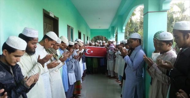 Bangladeş'te, mülteci kampındaki medresede eğitim gören Arakanlı yetimler, Zeytin Dalı