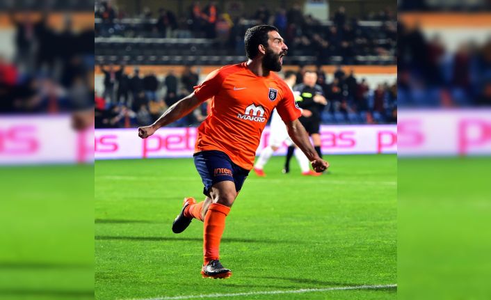 Medipol Başakşehir’in deneyimli futbolcusu Arda Turan, Kayserispor mücadelesindeki ilk golün