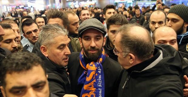 Medipol Başakşehir'in 2,5 yıllık kiralama anlaşması yaparak Barcelona'dan transfer ettiği
