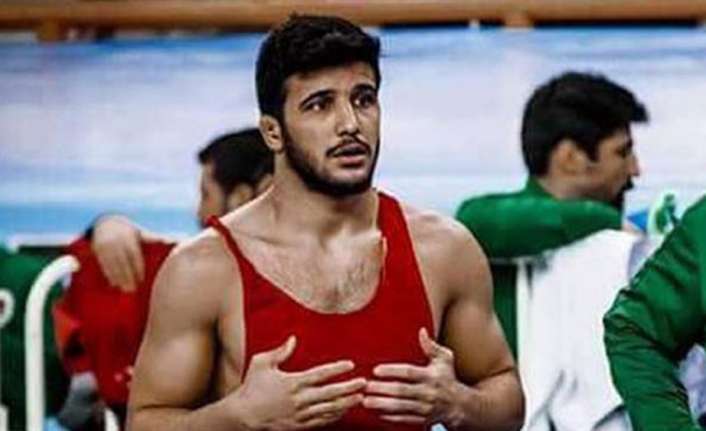 İtalya’nın Başkenti Roma’da düzenlenen Avrupa Gençler Güreş Şampiyonası’nda Arif Özen