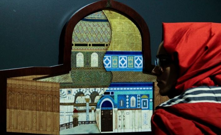Fatih Belediye Başkanı Demir, "Sergileri dolaştığımızda bir şeyin daha ön