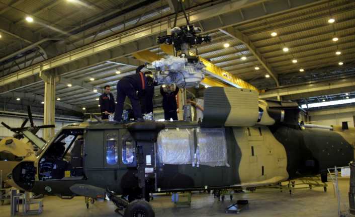 Düşmana korku, dosta güven veren askeri helikopterlerin tamir ve bakımı,