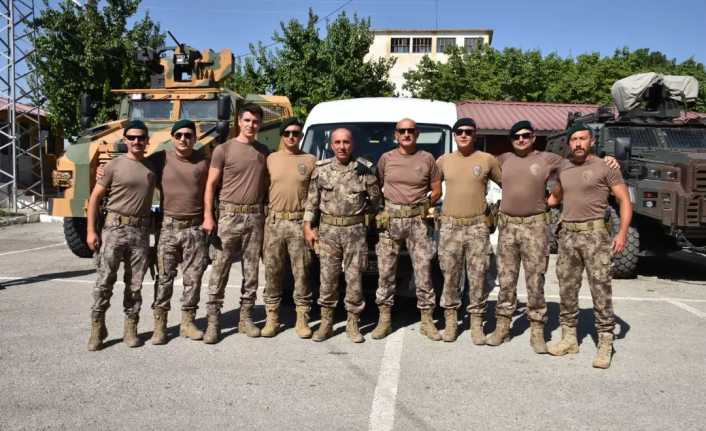 Suriye'de Görev Yapacak Özel Harekat Polisleri düzenlenen törenle uğurlandı