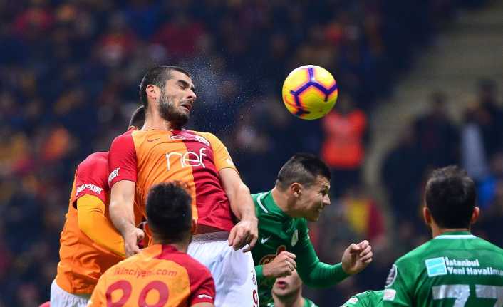 Spor Toto Süper Lig’in 15. hafta mücadelesinde Galatasaray, taraftarı önünde