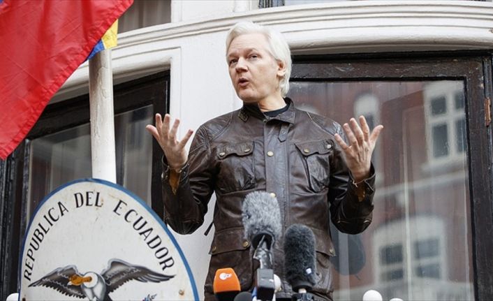 İngiltere'nin başkenti Londra'daki Ekvador Büyükelçiliğinde yaşayan Wikileaks'in kurucusu Assange'ın internet