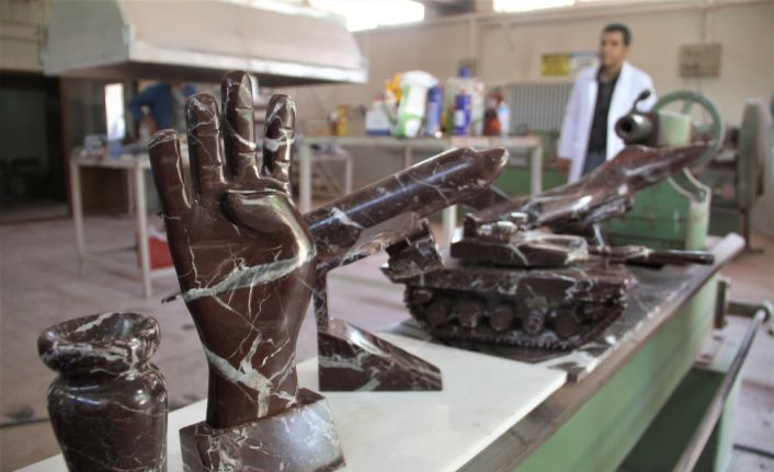Dünyada sadece Elazığ’da çıkan Vişne çürüğü mermerinin atık kısmı toplanarak,