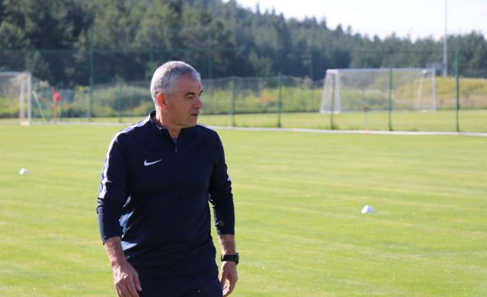 Atiker Konyaspor yeni sezon çalışmalarına Bolu’da, futbolcusu Eto’o’suz başladı. Yeni