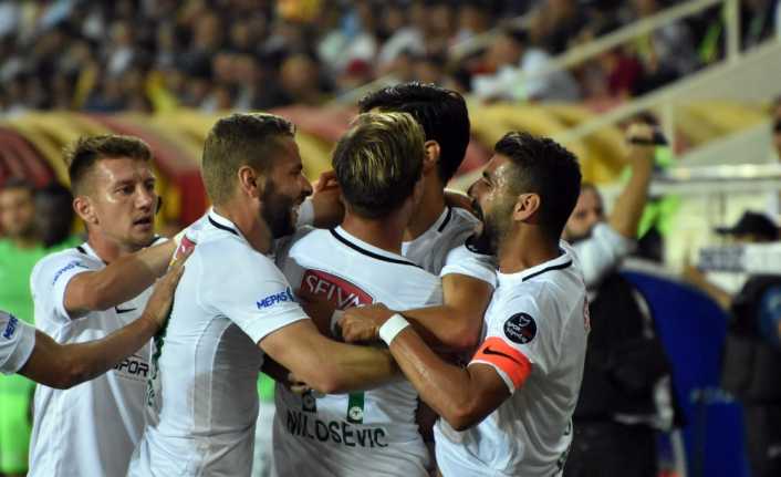 Spor Toto Süper Lig’de 4. haftanın açılış karşılaşmasında Evkur Yeni