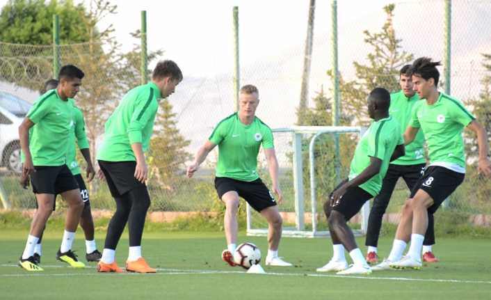 Atiker Konyaspor, hafta sonu kendi sahasında oynayacağı Fenerbahçe maçının hazırlıklarına