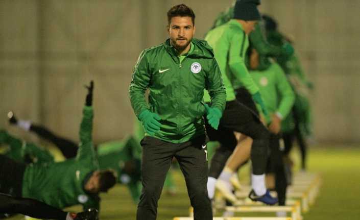 Atiker Konyaspor, Galatasaray ile oynayacağı maçın hazırlıklarına başladı. Teknik Direktör