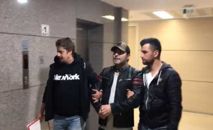 Ünlü şarkıcı Atilla Taş,kararın yüzüne okunmasının ardından Metris Cezaevi’ne gönderildi.