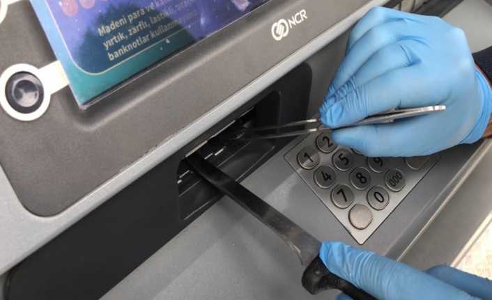 Ankara’da 500’den fazla banka ATM’sinden vatandaşların yatırdığı paraları ‘cımbızla’ çalan
