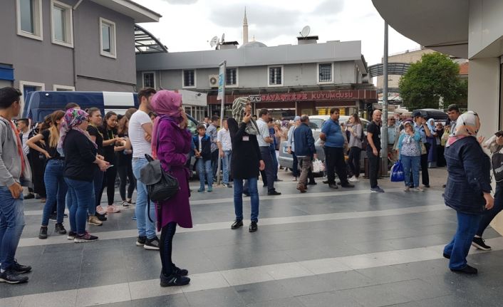 Balıkesir’de bir AVM’de sıkılan biber gazı büyük paniğe neden oldu.