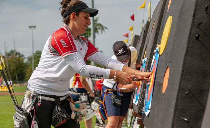 Polonya’da yapılan Avrupa Şampiyonası’nda finalde İspanyol Andrea Marcos ile karşılaşan