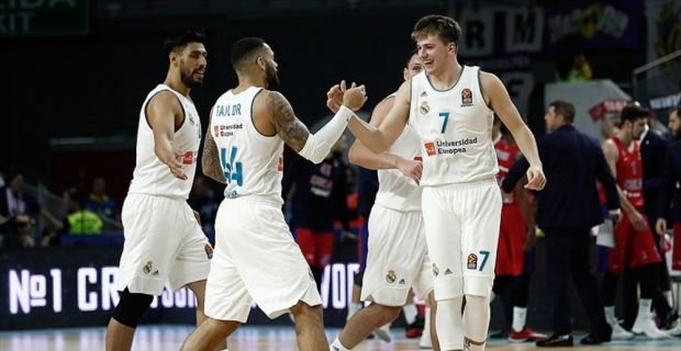 Real Madrid forması giyen Luka Doncic, THY Avrupa Ligi'nde 15'inci