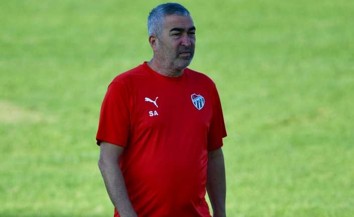 Bursaspor Teknik Direktörü Samet Aybaba, yeni sezon fikstüründen memnun olduğunu,